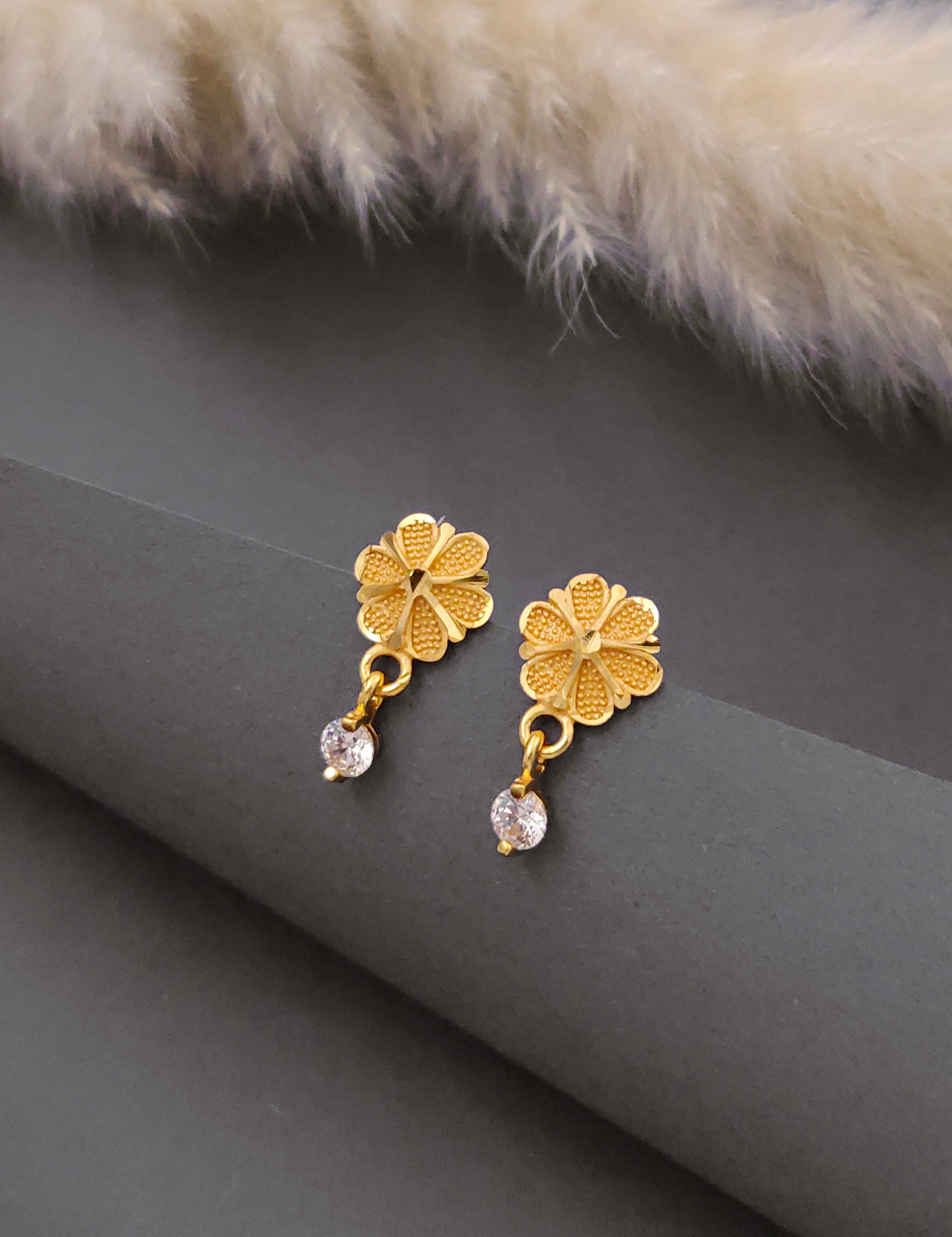 GOLDEN EARINGS